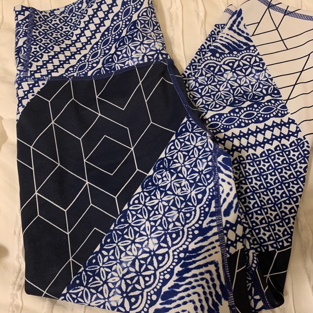 Athleta patterned blue leggings, women’ small